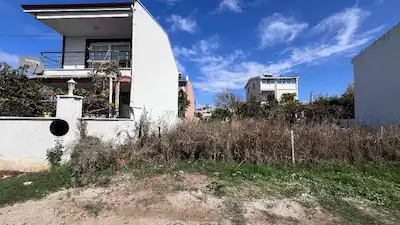 TEKİRDAĞ YENİÇİFTLİK VİLLA İMARLI ANAYOL YANI SATILIK ARSA