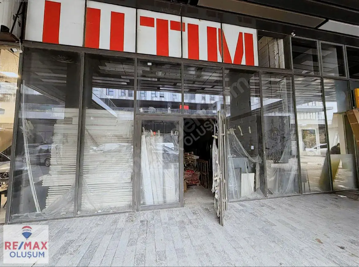 DIVAN G PLUS'TA KIRALIK 147M² YÜKSEK TAVANLI TICARI ALAN
