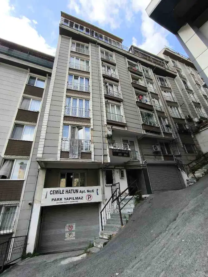 EYÜPSULTAN'DA SATILIK DAİRE & OFİS