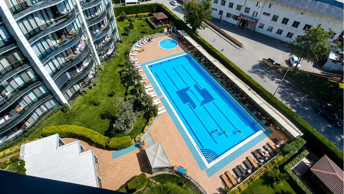 PERA PARK'TA PRESTIJLI YAŞAM: 4 MEVSIM HAVUZ KEYİFLİ LÜKS 2+1