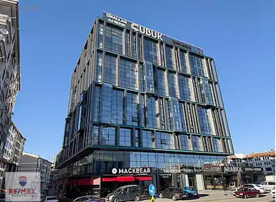 ÇUBUK ÇARŞI TİCARET MERKEZİNDE 120M2 LÜX YAPILI SATILIK OFİS