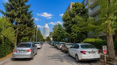 KATİP ÇELEBİ SOKAKTA MERKEZİ KONUMDA 3+1 KİRALIK DAİRE