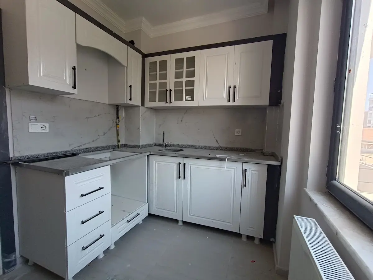 REMAX DOĞU | ÜNİVERSİTE MAHALLESİ SIFIR YAPILI 2+0 KİRALIK DAİRE