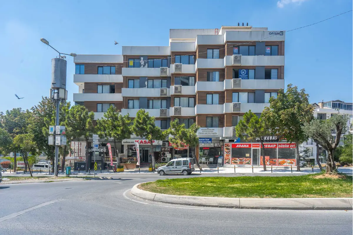 REMAX GELİŞİMDEN ANA CADDE ÜZERİ SATILIK OFİS