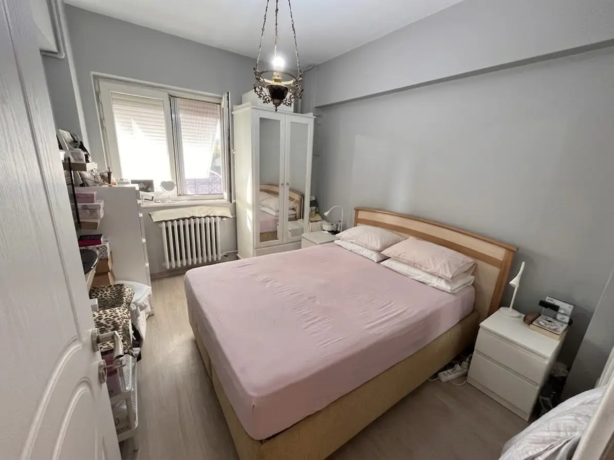 ŞİŞLİ MERKEZ'DE ASANSÖRLÜ, ÖNÜ AÇIK, FERAH 3+1 SATILIK DAİRE