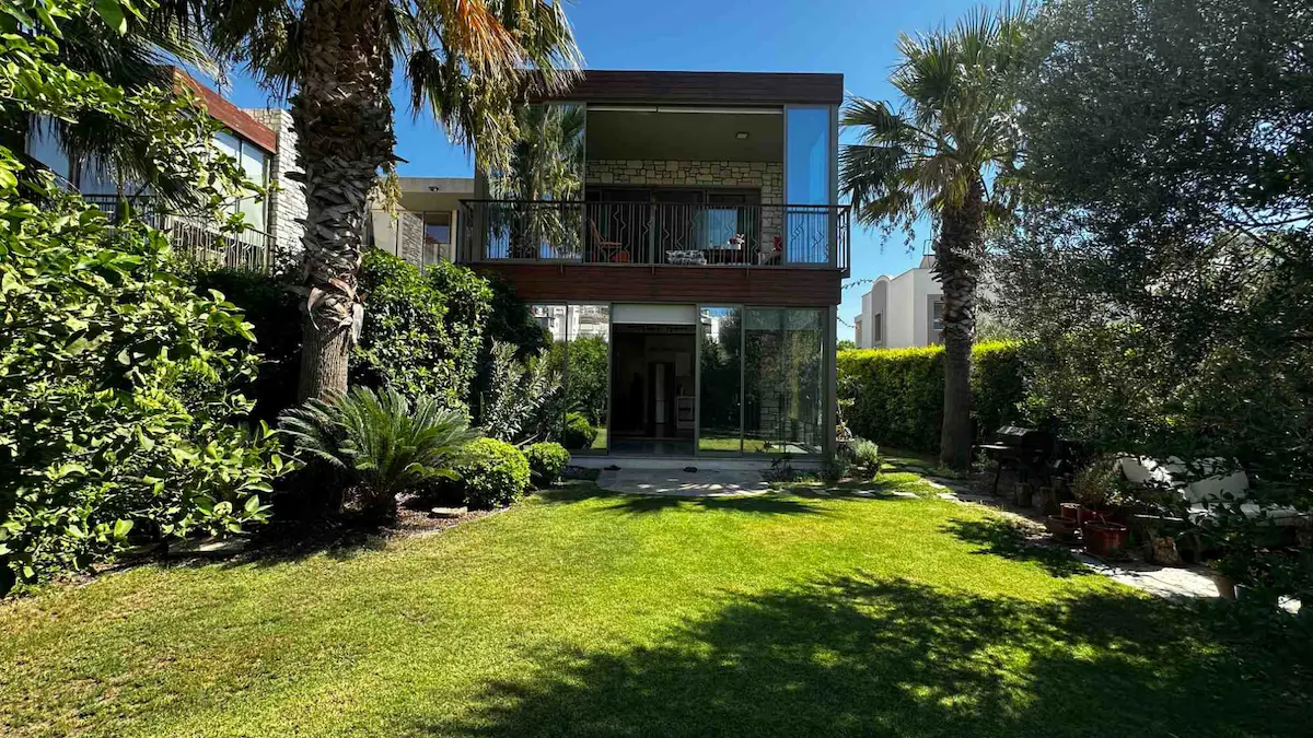 YAHŞİ GRAVILLA'DA 240 M² MÜSTAKİL BAHÇELİ EŞYALI 3+1 KİRALIK