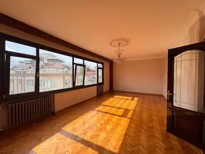 TEŞVİKİYE'DE BOŞ ARAKAT SATILIK 2+1 DAİRE