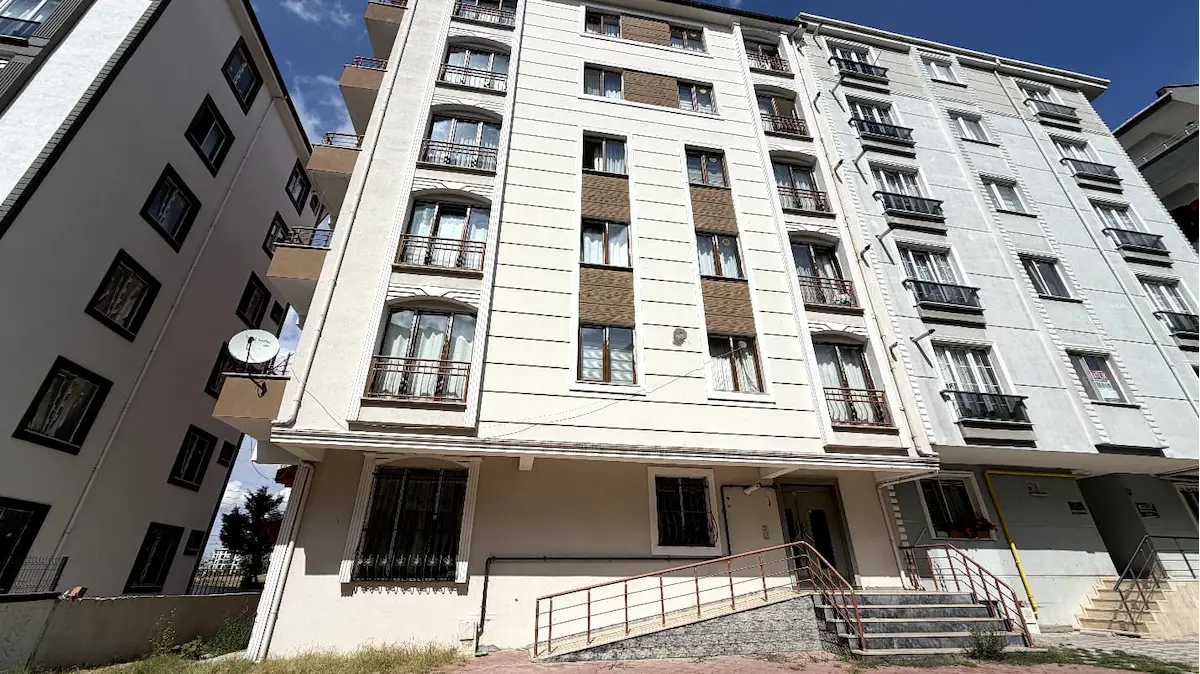 KAZIMİYEDE NEFES PARK YAKINI SATILIK 3+1 ARA KAT MERKEZİ KONUM