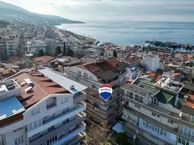 SALİMBEYDE MERKEZDE DOĞALGAZLI, DENİZ MANZARALI, EŞYALI, OTOPARKLI, ASANSÖRLÜ 2+1 ARAKAT DAİRE