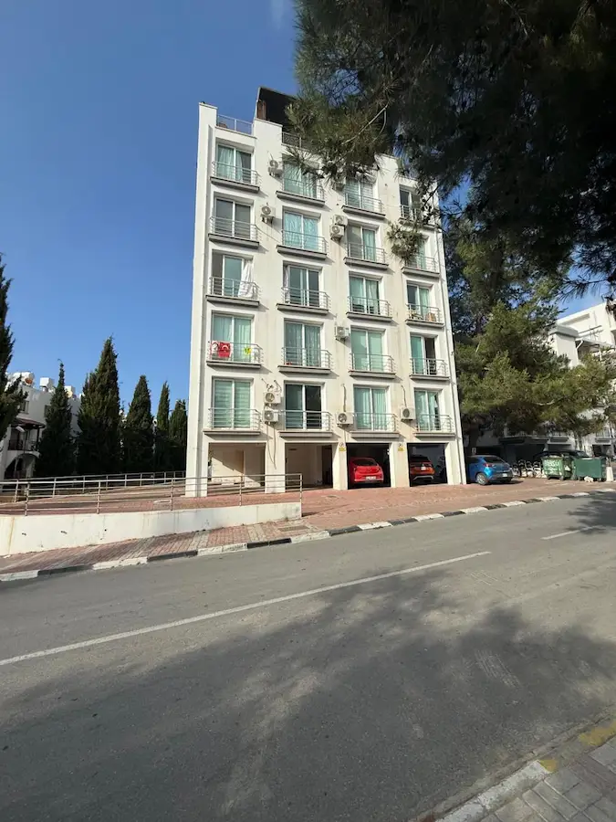 GİRNE MERKEZ'DE 2+1 SATILIK DAİRE