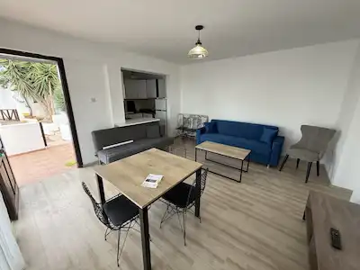 GIRNE ALSANCAK'TA EŞYALI SATILIK 1+1 DAIRE