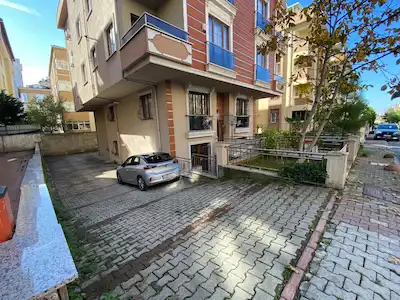 ATAŞEHİR İNÖNÜ MAH. KİRALIK 1+1 BAHÇE KATI .