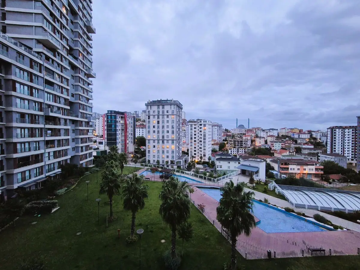 RÖNESANS SAYFİYE’DE EBEVEYN BANYOLU, KAPALI MUTFAKLI, GENİŞ TİP 2+1 SATILIK
