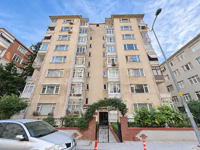 KOZYATAĞI'NDA 56 M2 ARSA PAYLI, MİNİBÜS CADDESİNE YAKIN GENİŞ 3+1