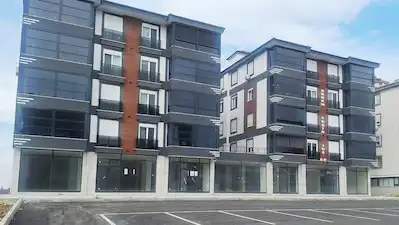 RE/MAX İNCİ'DEN AYVALIK ALTINOVA'DA KİRALIK 4 ADET DÜKKAN