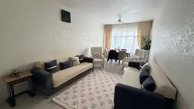 BAĞCILAR’DA DOĞU-GÜNEY CEPHELİ 2+1 | BALKONLU | 90 M² NET | KİRACILI