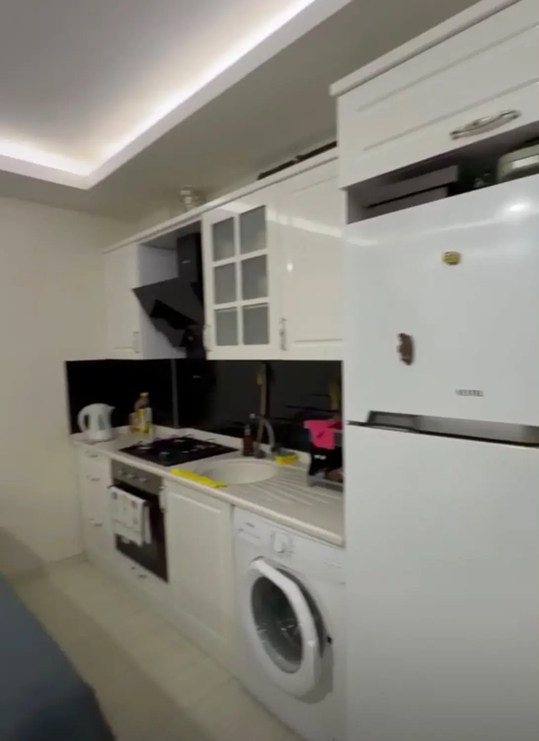 KÖRFEZ TRAMVAY DURAĞINA YAKIN SATILIK 1+1 DAİRE