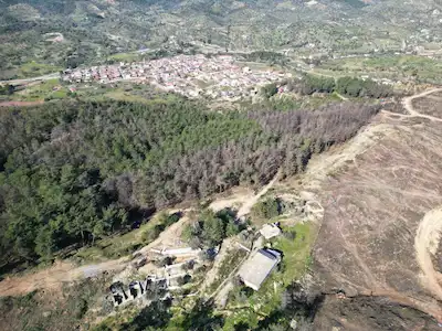 SEFERIHISAR ORHANLI'DA DOĞA'NIN TAM IÇINDE RUHSATLI FIRSAT