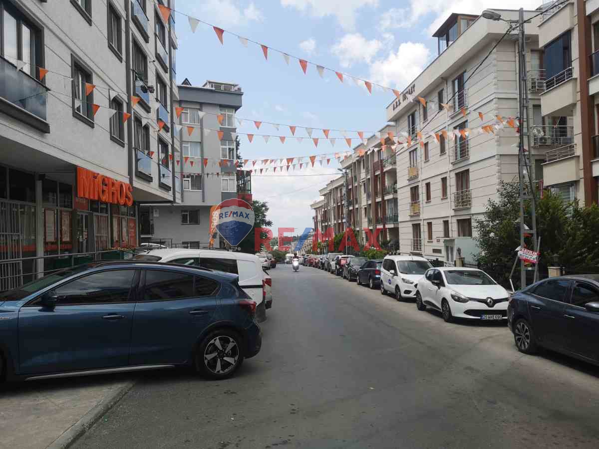 MALTEPE GİRNE MAHALLESİ FULL EŞYALI 3+1....NET 100M2 KİRALIK DAİRE