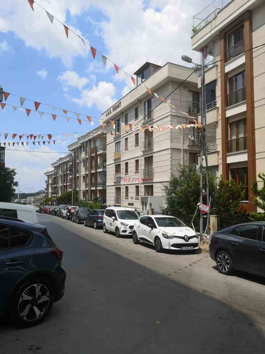 MALTEPE GİRNE MAHALLESİ FULL EŞYALI 3+1....NET 100M2 KİRALIK DAİRE