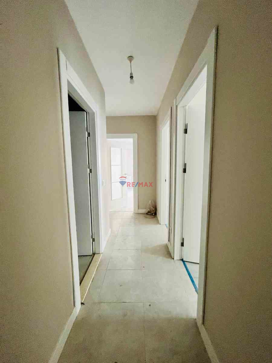 CEVIZLI BANKALAR CADDESINDE MİNİBÜS YOLUNA 20 METRE 3+1