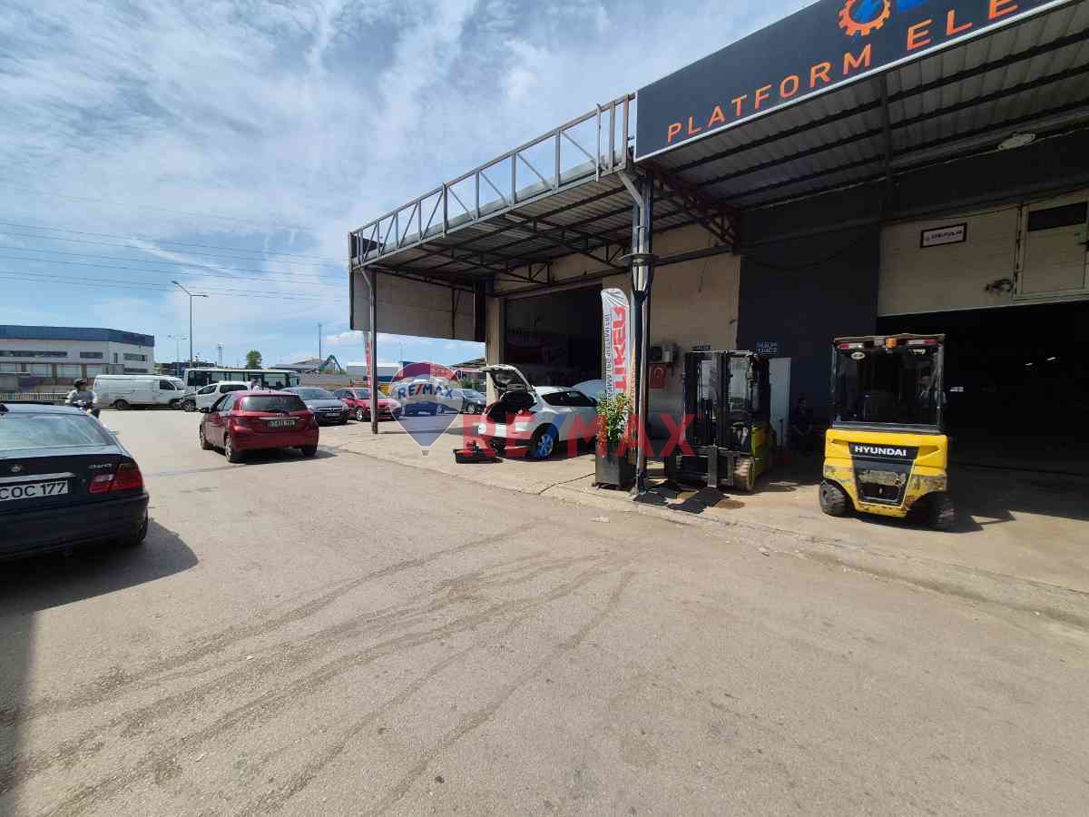 REMAX ÇARŞI'DAN GÖLCÜK SANAYİİ SİTESİNDE 180 M2 SATILIK DÜKKAN