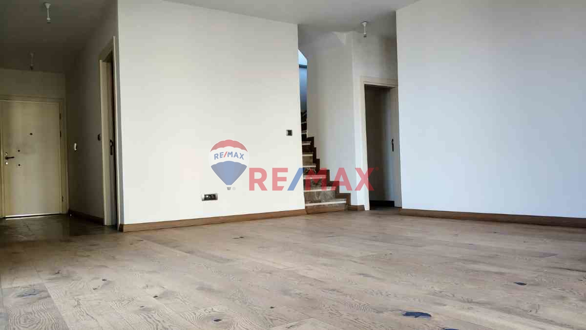 GALATAPORT'A YAKIN BOĞAZ MANZARALI SATILIK DUBLEX DAIRE 