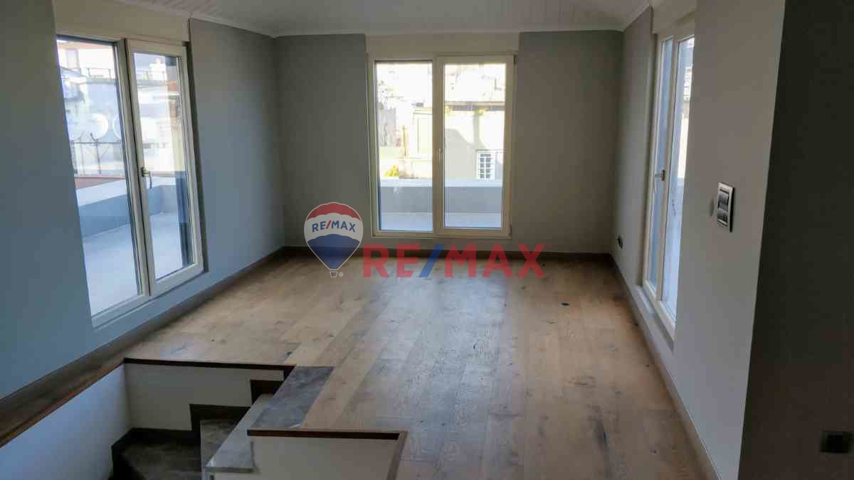 GALATAPORT'A YAKIN BOĞAZ MANZARALI SATILIK DUBLEX DAIRE 