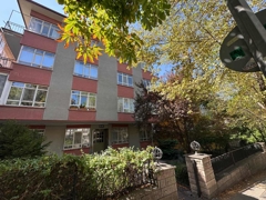 KÜÇÜKESAT CADDESİ ÜZERİNDE ÖN CEPHE ÖĞRENCİYE UYGUN KİRALIK DAİRE