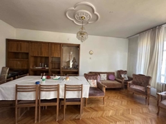 KÜÇÜKESAT CADDESİ ÜZERİNDE ÖN CEPHE ÖĞRENCİYE UYGUN KİRALIK DAİRE