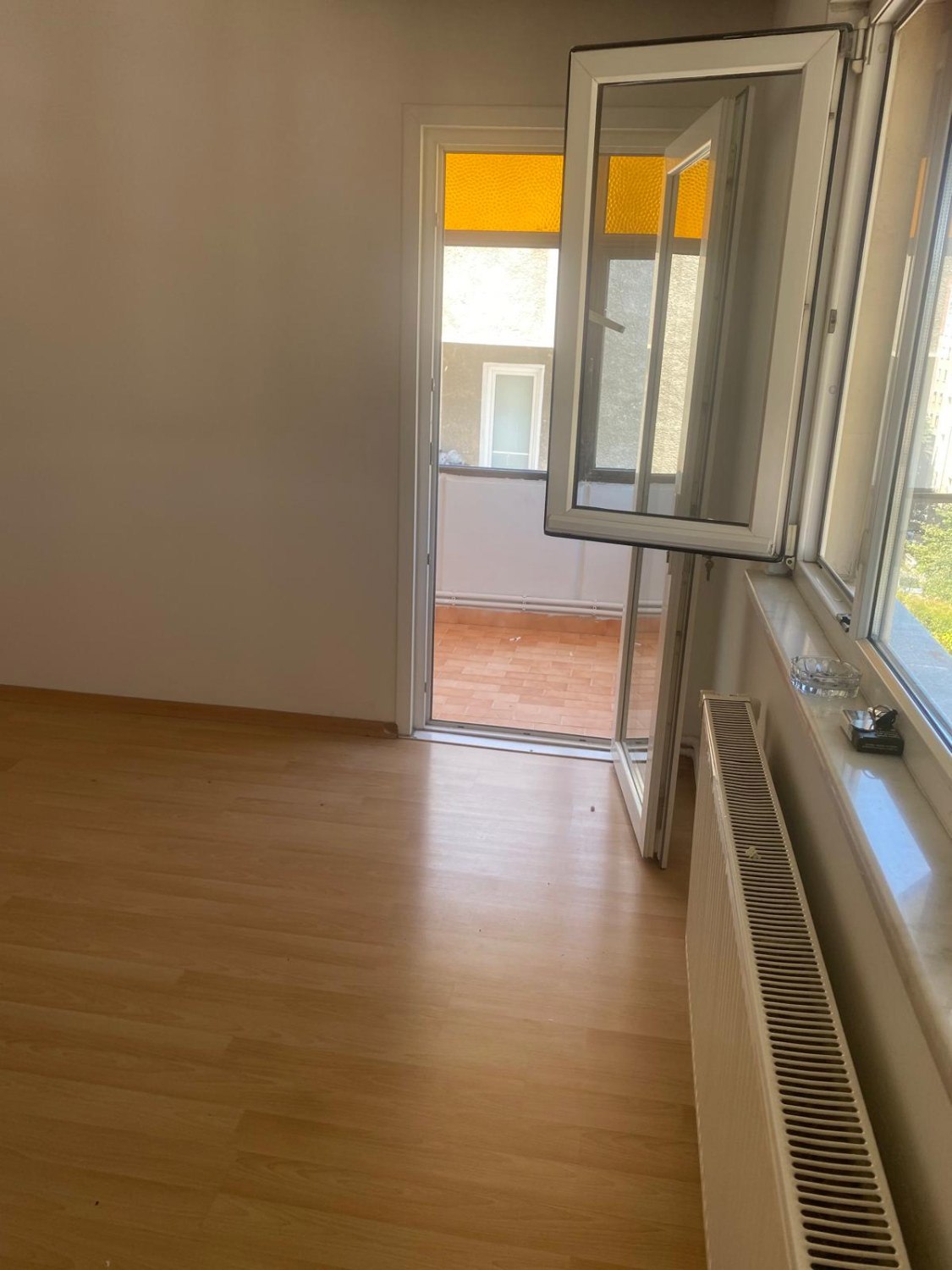 İÇERENKÖY MAH DA 3+1 GENİŞ M2 BALKONLU SATILIK DAİRE 