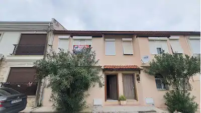 ÇEŞME ILICA'DA PLAJA 50 METRE MESAFEDE TURİZM RUHSATLI MÜSTAKİL DUBLEKS 100M2