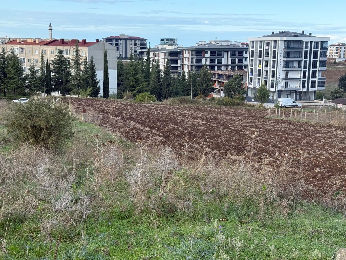 ASUMAN MÜTEVELLİOĞLU’NDAN ÜNİVERSİTEYE YAKIN KAT KARŞILIĞI ARSA