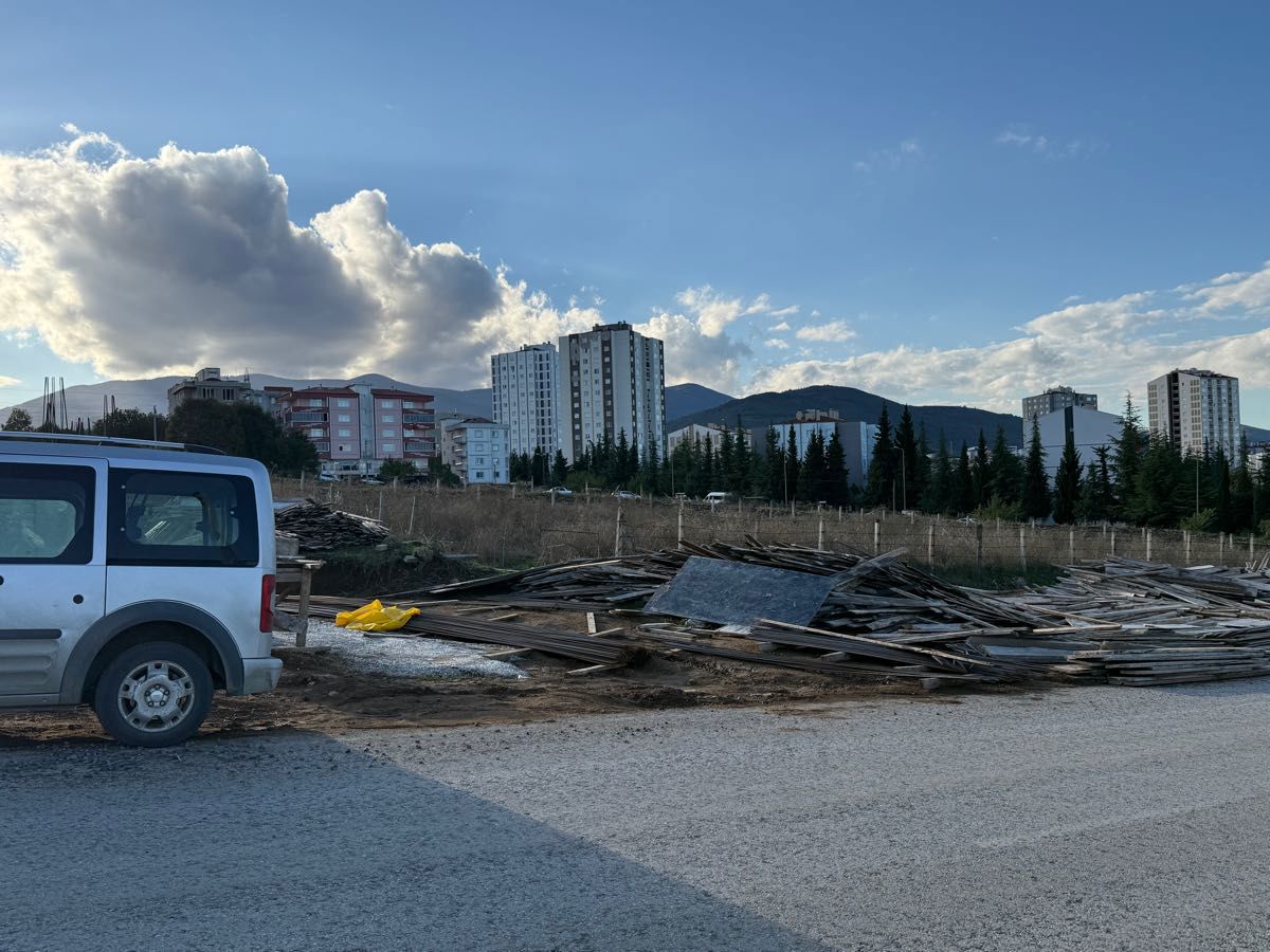 ASUMAN MÜTEVELLİOĞLU’NDAN ÜNİVERSİTEYE YAKIN KAT KARŞILIĞI ARSA