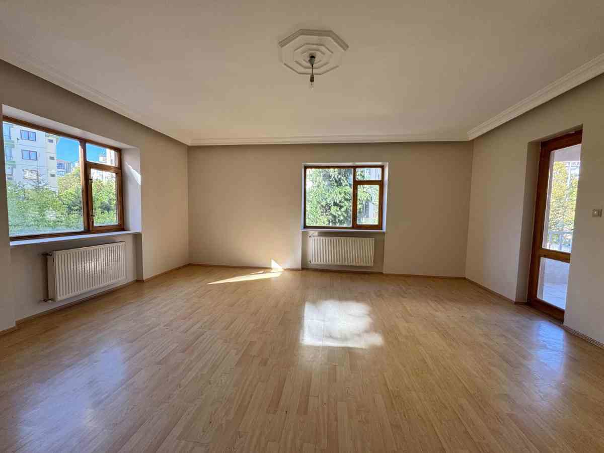 REMAX DOĞUDAN 4+1 AİLEYE UYGUN KİRALIK EV