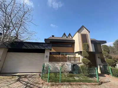ACARKENT'TE KİRALIK PRESTİJLİ YAŞAM B TİPİ LÜKS VİLLA
