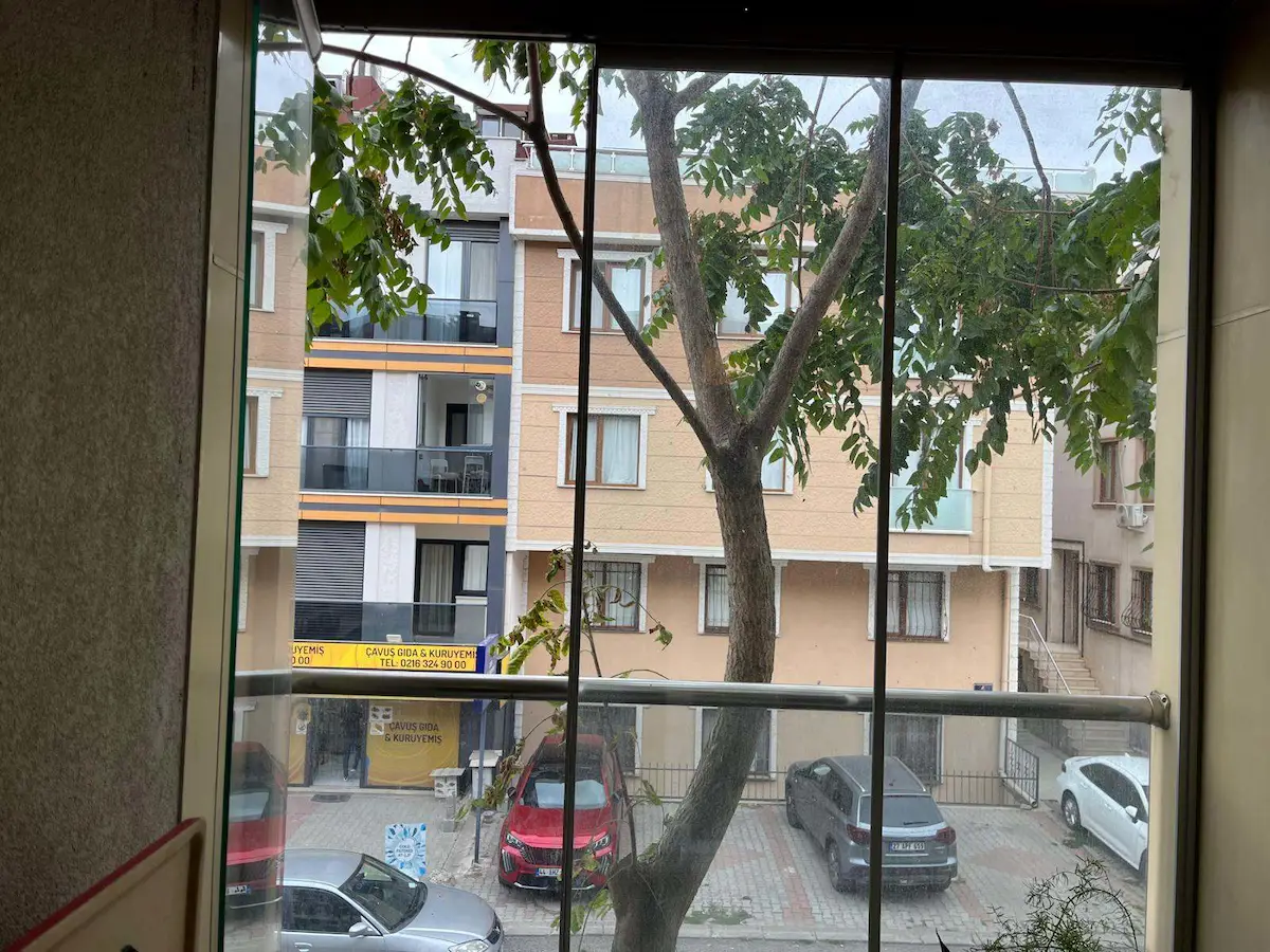 ÖRNEK MAHALLESİNDE E-5 VE METROYA YÜRÜME MESAFESINDE  SATILIK DAIRE !!!