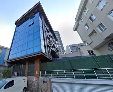 ATAŞEHIR KÜÇÜKBAKKALKÖY İSKANLI KOMPLE KIRALIK PLAZA