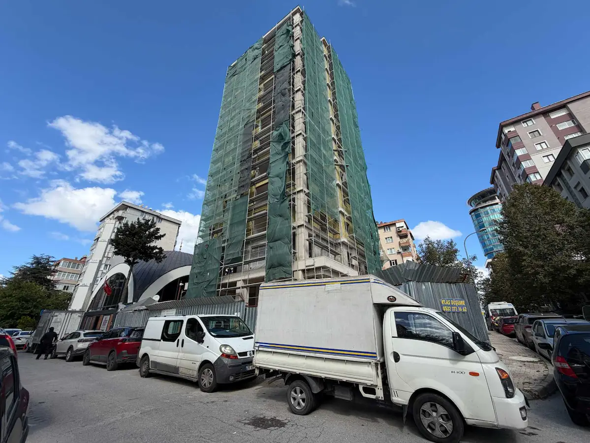 KADIKÖY SAHRAYICEDİT 400 M2 / ÖN KULLANIM ALANLI KİRALIK DÜKKAN