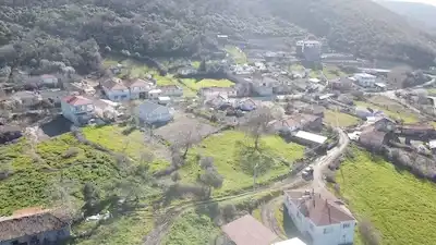 BALIKESIR GÖNEN KINALAR KÖYÜNDE 800 M2 ARSA