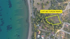 ÇANAKKALE'NİN EGE KIYISI TAVAKLI'DA TURİZM TESİS ALANI OLAN İMARLI SATILIK ARSA 