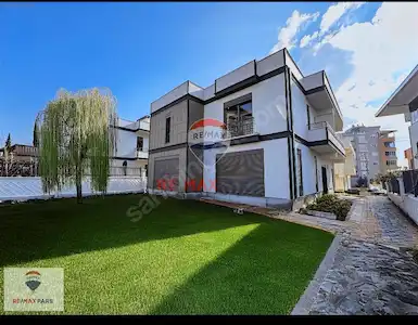 REMAX PARSTAN SON TEKNOLOJİ AKILLI 5+1 SATILIK LÜKS VİLLA