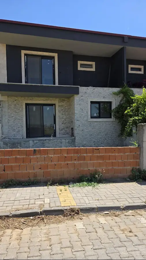 NAZİLLİ DALLICA MAHALLESİNDE4+1, 200 M²,  SATILIK NATAMAM VİLLA