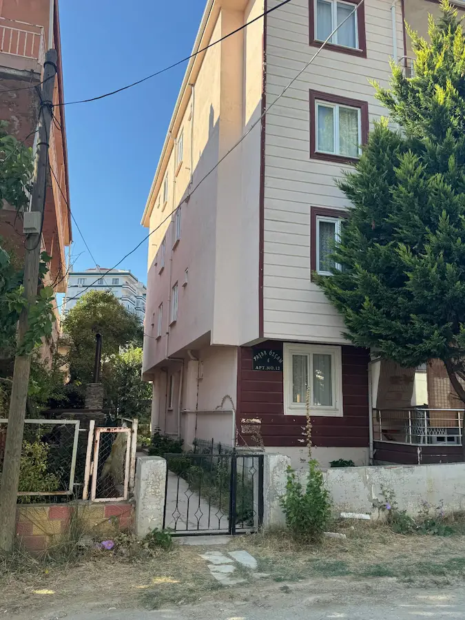 YALOVA ÇINARCIK’TA SATILIK YAZLIK | 2+1