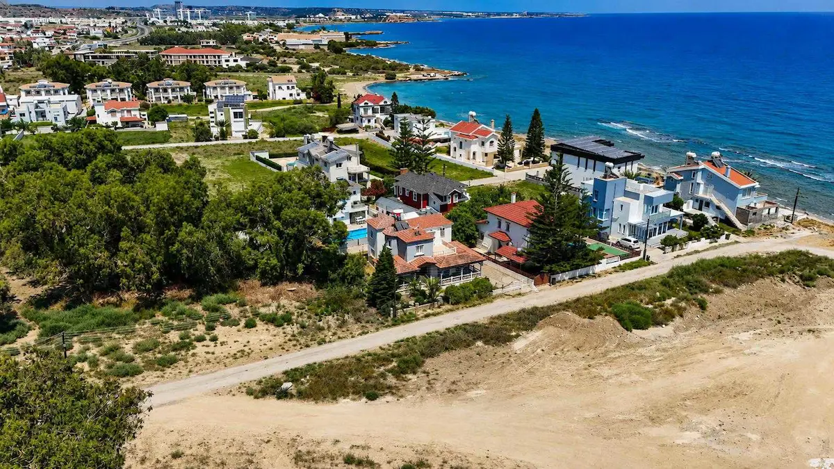 BOĞAZ’IN EN PRESTİJLİ NOKTASINDA 3+1 KIRALIK MÜSTAKIL VILLA