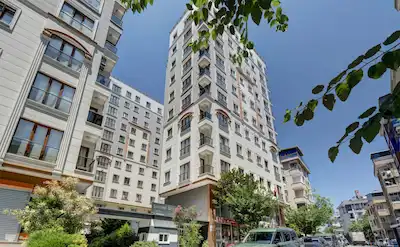 REMAX ANI ’DAN DEVLET HASTANESİ KARŞISI SİTE ’DE ŞEHİR MANZARALI SATILIK 1+1 DAİRE