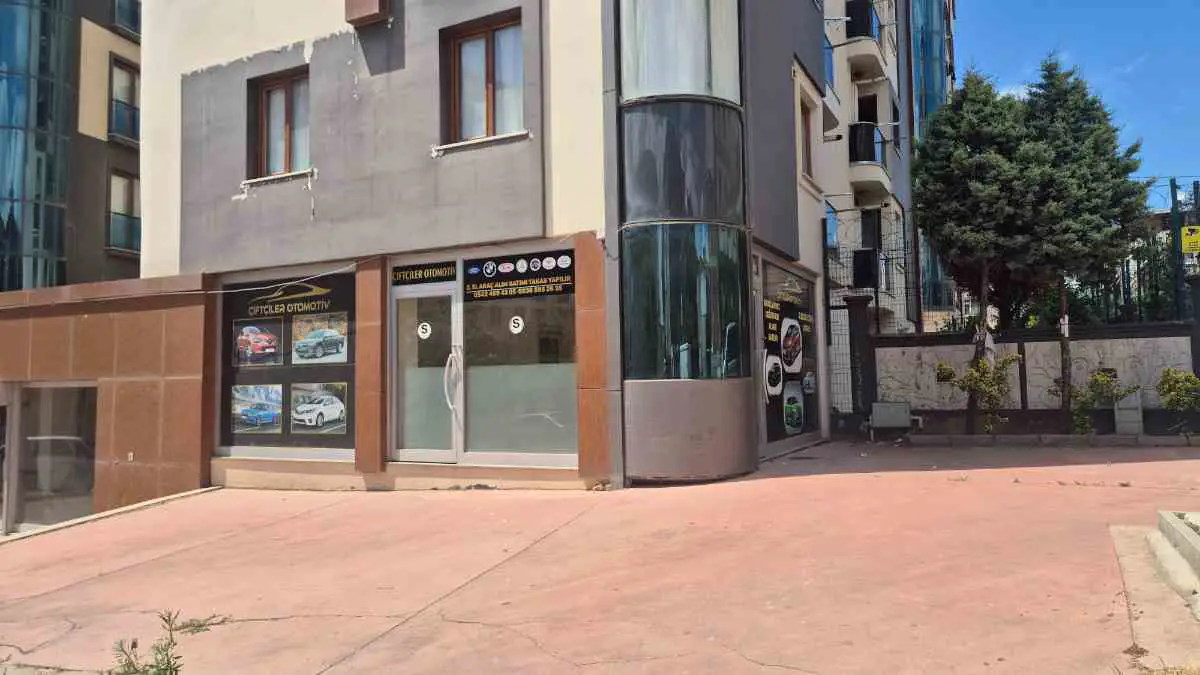 PENDIK KAVAKPINAR KEMER CADDESINE CEPHE 45M2 DÜKKAN