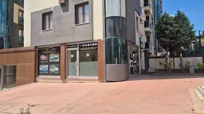 PENDIK KAVAKPINAR KEMER CADDESINE CEPHE 45M2 DÜKKAN