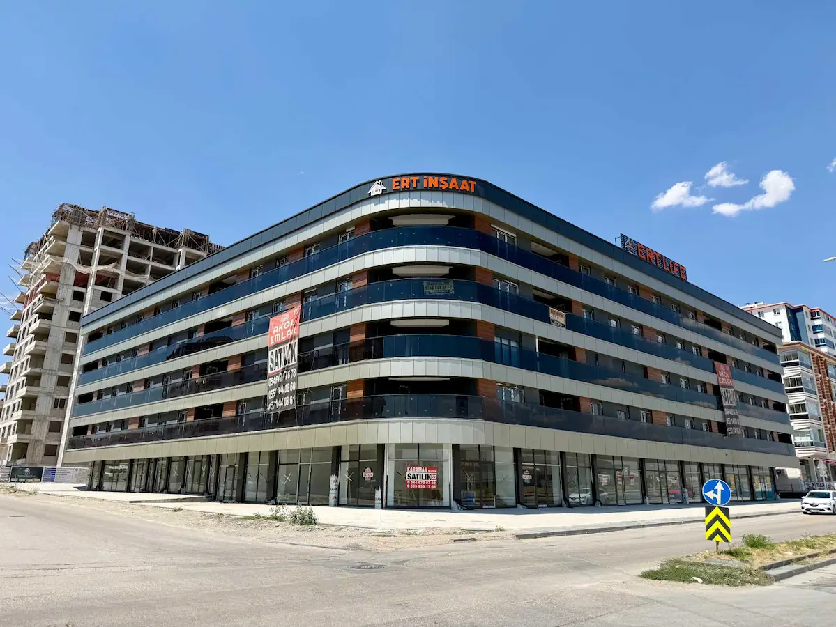 CUMHURİYET BULVARI MERKEZİ KONUM 42M² KİRALIK DÜKKAN