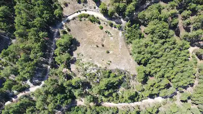 KUMLUCA KUZCA'DA SÖĞÜT CUMA YAKINI | 9.958 M² ÇIFT YOLA CEPHE YAYLA ARAZISI